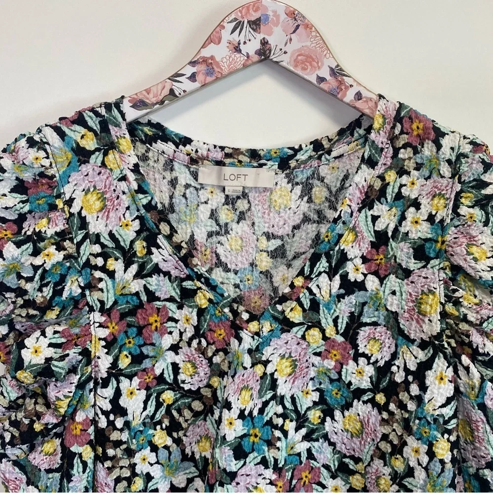 LOFT Floral Shirred Puff Sleeve Shirt! V-Neck Long Sleeve Size Small S